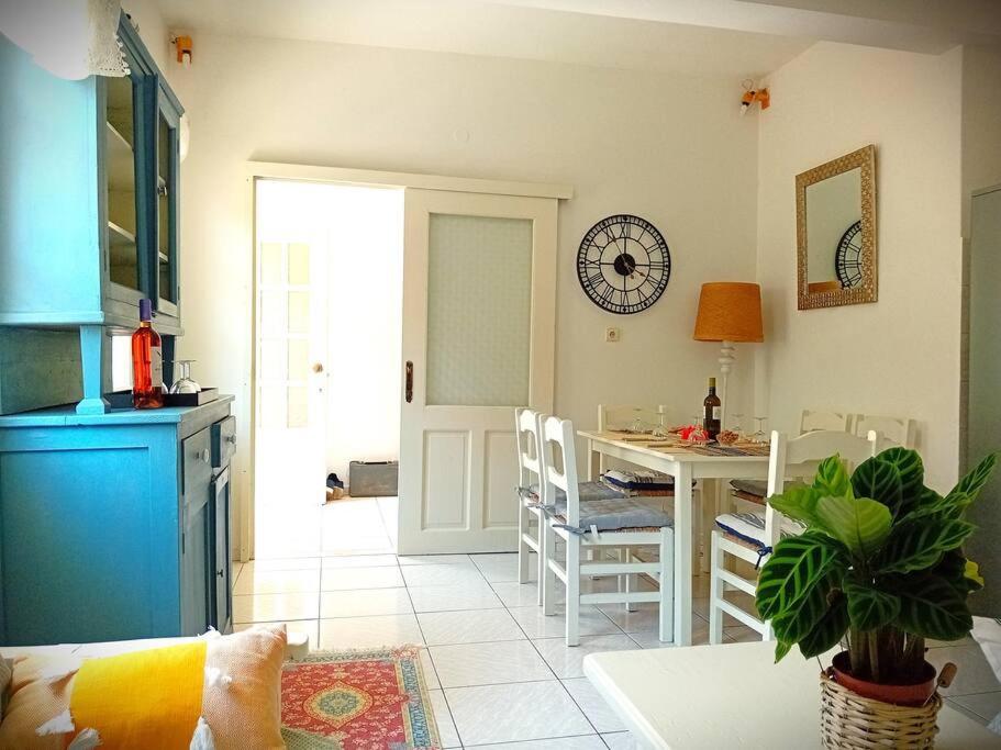 Duka'S Gardenhouse Villa สโกเปลอสทาวน์ ภายนอก รูปภาพ