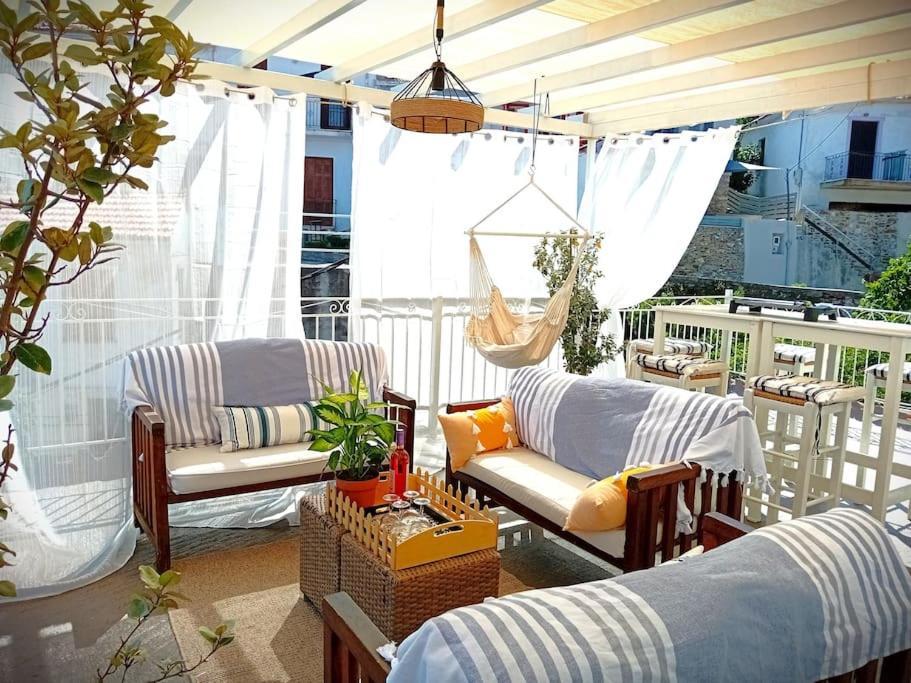 Duka'S Gardenhouse Villa สโกเปลอสทาวน์ ภายนอก รูปภาพ