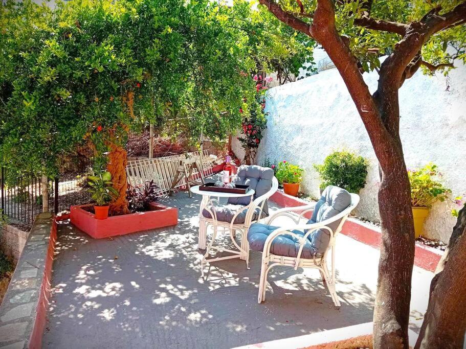 Duka'S Gardenhouse Villa สโกเปลอสทาวน์ ภายนอก รูปภาพ